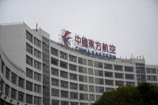 中国の航空大手３社が発表した２０２３年通期決算は、４年連続の赤字だった。写真は、中国東方航空の本社ビル。２０２３年３月２１日に上海で撮影。（２０２４年　ロイター／Aly Song）