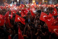 トルコ統一地方選で野党勝利、エルドアン政権に打撃