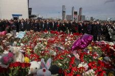 　ロシア外務省は、モスクワ郊外のコンサートホールで起きた銃乱射事件の犠牲者追悼式が３０日に開かれ、多数の外国大使が参列したと明らかにした。代表撮影（２０２４年　ロイター）