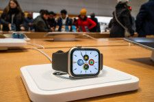 アップル、米控訴裁にアップルウォッチ輸入禁止措置の取り消し求める