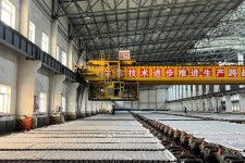 　４月８日、資源商社トラフィグラは、人工知能（ＡＩ）とデータセンターに関連した銅の需要が２０３０年までに追加で最大１００万トン増え、供給不足が悪化する可能性があるとの見通しを示した。昨年４月、中国山東省の煙台市にある銅生産施設で撮影（２０２４年　ロイター/Siyi Liu）