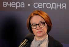 　４月１０日、ロシア中央銀行のナビウリナ総裁（写真）は、インフレはピークを過ぎたが、利下げを開始するにはなお鈍化ペースが不十分との見方を示した。写真はロシアのモスクワで昨年９月撮影（２０２４　ロイター／Evgenia Novozhenina）