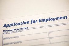 米新規失業保険申請1.1万件減の21.1万件　予想以上に減少