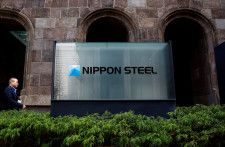 米鉄鋼大手ＵＳスチールの株主は、日本製鉄による１４９億ドルの買収案を承認した。１日撮影（２０２４年　ロイター/Issei Kato）