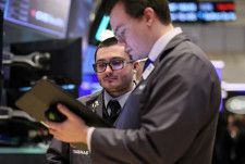 米国株式市場は不安定な地合いの中、下落して取引を終えた。２月撮影（２０２４年　ロイター/Brendan McDermid）