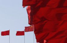 米インド太平洋軍のアキリーノ司令官は２３日、中国経済が「失敗」しつつあるにもかかわらず、国防費が拡大していることは懸念されるという見解を述べた。写真は中国国旗。２０１５年３月撮影（２０２４年　ロイター/Kim Kyung-Hoon）