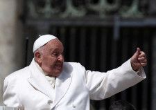 イタリアのメローニ首相は２６日、６月１３ー１５日に南部プーリア州で開催される主要７カ国（Ｇ７）首脳会議（サミット）にローマ教皇フランシスコが参加すると発表した。２５日撮影（２０２４年　ロイター/Guglielmo Mangiapane）