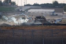 　米国務省は４月２９日、イスラエル軍の治安任務を担当する５つの部隊が人権侵害を行っていたと明らかにした。写真はイスラエル側から見たガザとの境界。昨年９月で撮影（２０２４年　ロイター/Amir Cohen）