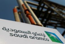 ５月７日、サウジアラビア国有石油会社サウジアラムコは、第１・四半期決算が１４％の減益だったと発表したが、３１０億ドルの配当金を支払うとの見通しを示した。写真はサウジアラビアのアブカイクで２０１９年１０月撮影（２０２４年　ロイター／Maxim Shemetov）