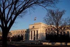 米ボストン地区連銀のコリンズ総裁は８日、インフレ率を連邦準備理事会（ＦＲＢ）の目標である２％に戻すには米経済活動の減速が必要と述べた。２０２２年１月撮影（２０２４年　ロイター/Joshua Roberts）