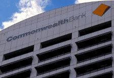 　豪銀最大手のコモンウェルス銀行（ＣＢＡ）が５月９日発表した第３・四半期（１─３月）決算は減益となった。シドニーで２０１７年１０月撮影（２０２４年　ロイター/David Gray）