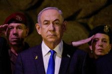 イスラエルのネタニヤフ首相は、パレスチナ自治区ガザの紛争を巡りバイデン米大統領と意見の相違を乗り越えたいと述べた。写真は、２０２４年５月６日にエルサレムでの式典に出席した同大統領。（２０２４年　ロイター／Amir Cohen/Pool）
