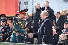 　５月１２日、ロシアのプーチン大統領は、ショイグ国防相を交代させ、副首相だったアンドレイ・ベロウソフ氏を後任に起用する人事を提案した。９日、モスクワで撮影（２０２４年　ロイター/Sputnik/Mikhail Klimentyev/Kremlin）