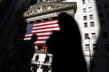 米国株式市場は主要３指数がそろって上昇し、ナスダック総合は終値ベースで最高値を更新した。２００８年７月撮影（２０２４年　ロイター/Chip East）