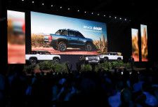 ５月１４日、中国最大の電気自動車（ＥＶ）メーカー、比亜迪（ＢＹＤ）は、メキシコ市で中型ハイブリッド・ピックアップトラック「シャーク」を披露した（２０２４年　ロイター／Henry Romero）