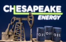 　５月２０日、米天然ガス生産大手チェサピーク・エナジーは、石油資産の売却が昨年完了したことを受けて、今週から人員削減を開始したことを明らかにした。写真はボスニア・ヘルツェゴビナのゼニツァで２０２２年１月撮影（２０２４　ロイター／Dado Ruvic）