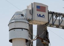 米航空宇宙局（ＮＡＳＡ）は２１日、米航空宇宙大手ボーイングの新型宇宙船「スターライナー」の打ち上げを再延期した。写真は５月７日、フロリダ州ケープカナベラルで撮影（２０２４年　ロイター/Joe Skipper）