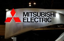 　　５月２４日、三菱電機とアイシンは電動化事業で新会社の設立を協議していると発表した。写真は三菱電機のロゴ。２０１７年１０月、千葉・幕張メッセで撮影（２０２４年　ロイター／Toru Hanai）