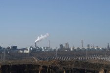 中国政府は２９日、主要産業の二酸化炭素（ＣＯ２）排出量を２０２３年の国内総排出量の約１％相当削減することを目指すとする行動計画を発表した。２０２３年１１月撮影（２０２４年　ロイター/Colleen Howe）