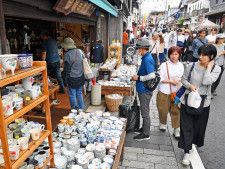 【動画】有田陶器市が開幕　陶都の祭典、ファン続々　5月5日まで