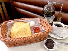 東京駅直結！ 八重洲地下街最古の喫茶店『アロマ珈琲』でサイフォンコーヒーといただくモーニング