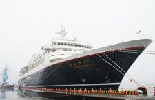 ８年ぶり！大型クルーズ「にっぽん丸」寄港　島根県の浜田港で歓迎式典、乗客は周遊観光へ