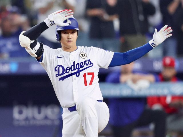 MLB 大谷翔平がまたWS新記録…6打席連続四球 23年シーガー並ぶPSタイ記録 前夜死闘で119年ぶり4長打&PS新4敬遠
