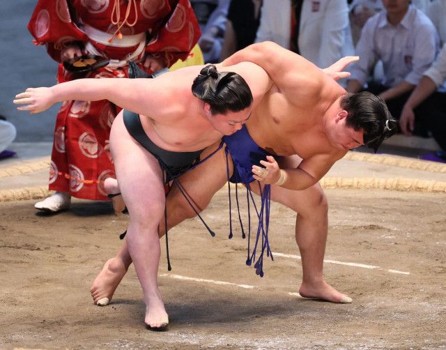 舞の海氏「もうあと一番勝てば何か三賞をあげたいぐらいの気持ち」／名古屋場所
