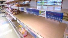 「商品が届けられない」大雪の影響でスーパーの商品も補充できず　スリップ事故も相次ぐ　一夜明け影響続く