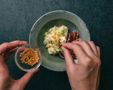 【新感覚】のり塩ポテトチップス感のあるサラダ!? インスタで人気の「KANOSALA」考案レシピ