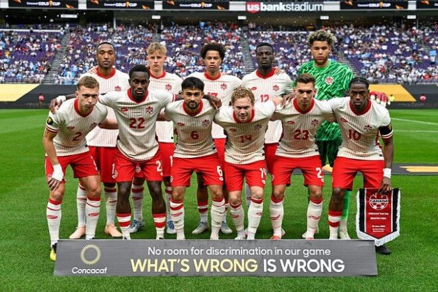 「優勝候補の筆頭が衝撃の敗戦」W杯開催国がFIFAランク107位に敗れる大波乱！ まさかの８強敗退に母国メディアは茫然「言い訳無用」「70位も下のチームに勝てないとは…」【ゴールド杯】