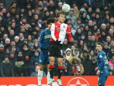 PSV戦で71分から途中出場していた上田。（C）Getty Images