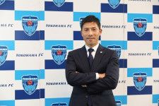 横浜FCで就任３年目を迎える四方田監督。J１復帰に強い意気込みを見せる。写真：永島裕基