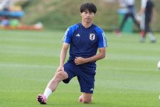 日本代表としてアジア杯に参戦中の三笘。ブライトンのファンが復帰を心待ちにしている。写真：サッカーダイジェスト（現地特派）