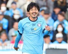 ４月から横浜FCのスクールコーチに就任する松井氏。写真：梅月智史（サッカーダイジェスト写真部）