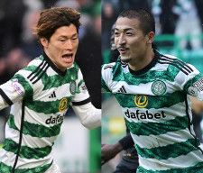 クラブの年間最優秀選手にノミネートされた（左から）古橋と前田。(C)Getty Images