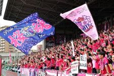 C大阪のゴール裏観客席で急病人が発生した。写真：梅月智史（サッカーダイジェスト写真部）