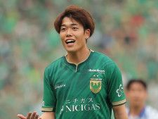 かっこよすぎてびっくり」マリノス守護神の“オールドユニコーデ かっこよすぎてびっくり」マリノス守護神の“オールドユニコーデ