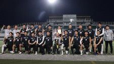 男子優勝のリバーサイドギャンブラーズ市川,日本アメリカンフットボール協会提供