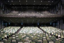 どの座席から観ても臨場感たっぷり、大阪に誕生するＳｋｙシアターＭＢＳはいろんな楽しみ方ができる“自由度が高い劇場”
