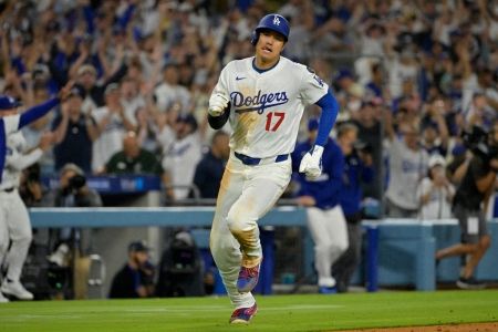 大谷翔平が投手復帰後初＆38試合ぶり盗塁成功！フリーマンのサヨナラ打で生還　カーショー快挙に花添える