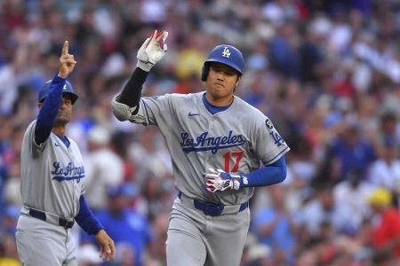 大谷翔平　珍しいうっかりミス…1本出れば逆転の好機に集中しすぎた？大事な右肘守る防具付け忘れ苦笑い