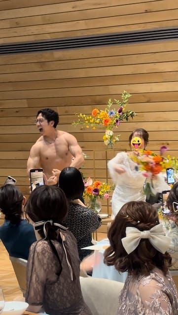 結婚式で裸！？人気芸人が衝撃写真を公開(スポーツブル) - goo