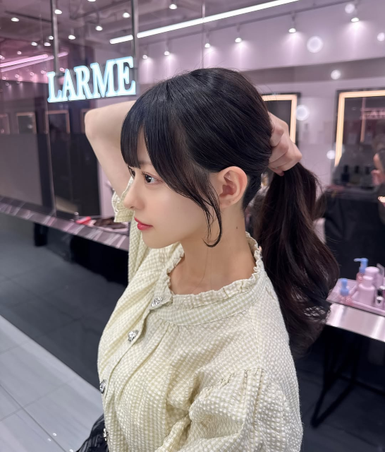 "野球と二刀流"の激カワアイドル、思わずドキッ！なポニテ横顔ショットにファンメロメロ！？