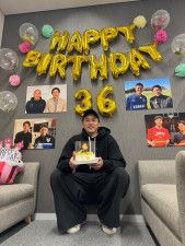 内田篤人が36歳の誕生日を迎える！壁にはあの有名人との写真も