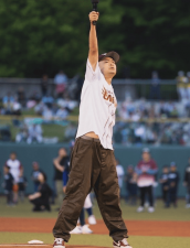 あばれる君が地元・福島での始球式に登場　劇的な展開にファン歓喜