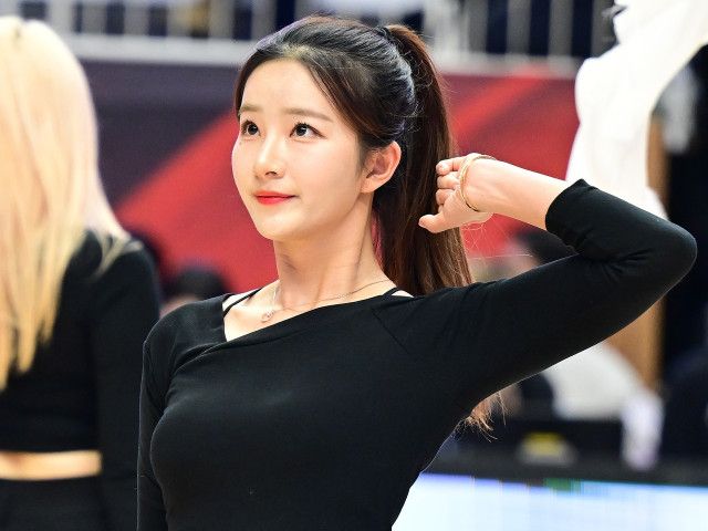 ”美太もも”も全開！韓国プロ野球チア、男性誌で見せた大胆衣装SHOT大放出「魅力的すぎ」「ハンパない！」【PHOTO】
