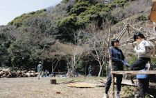 山林を保全して遊び、学びの場としても活用　横須賀市の京急電鉄所有の土地で　小屋造りや探検などの体験も