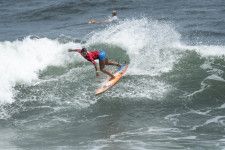 日本は渡邉壱孔、石井有沙がメインラウンドを進み、国別暫定5位『ISA World Junior Surfing Championship』6日目