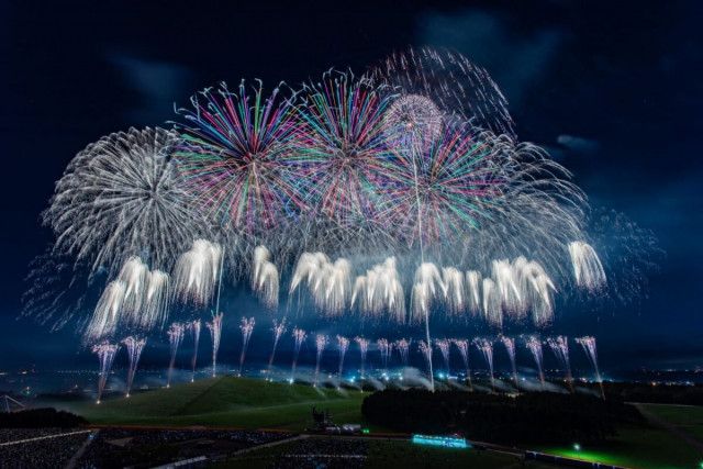 東北未来芸術花火2024】人気のツアー型花火大会が宮城県・鳥の海公園にも！食イベントも開催(TABIZINE) - goo ニュース